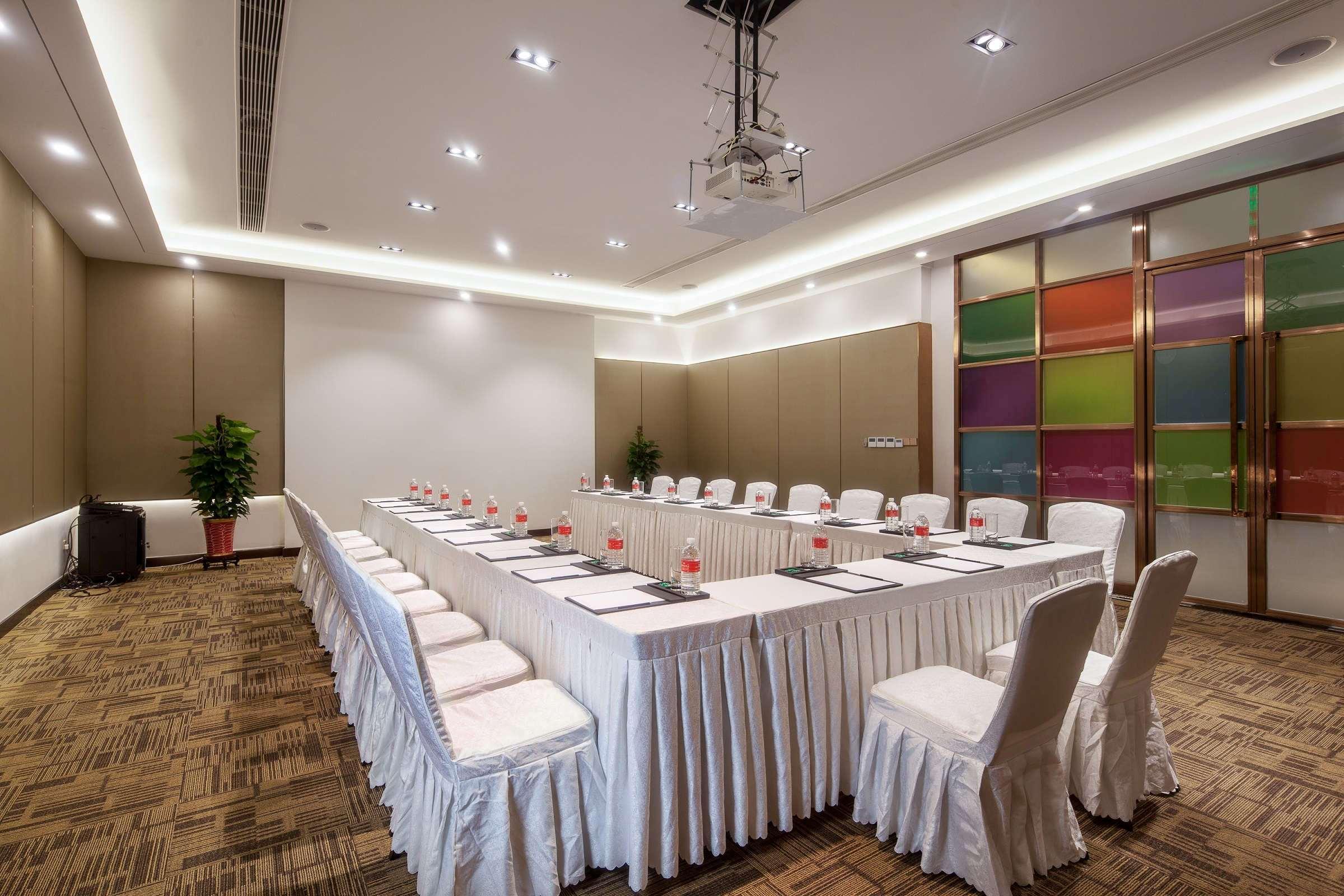 Ramada Shanghai Songjiang Екстериор снимка
