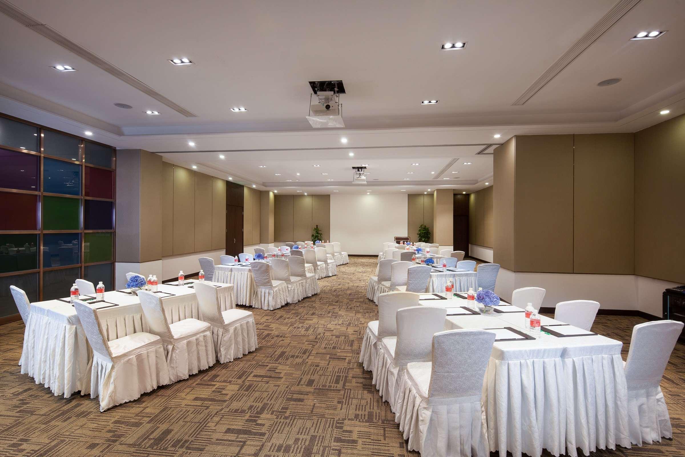 Ramada Shanghai Songjiang Екстериор снимка