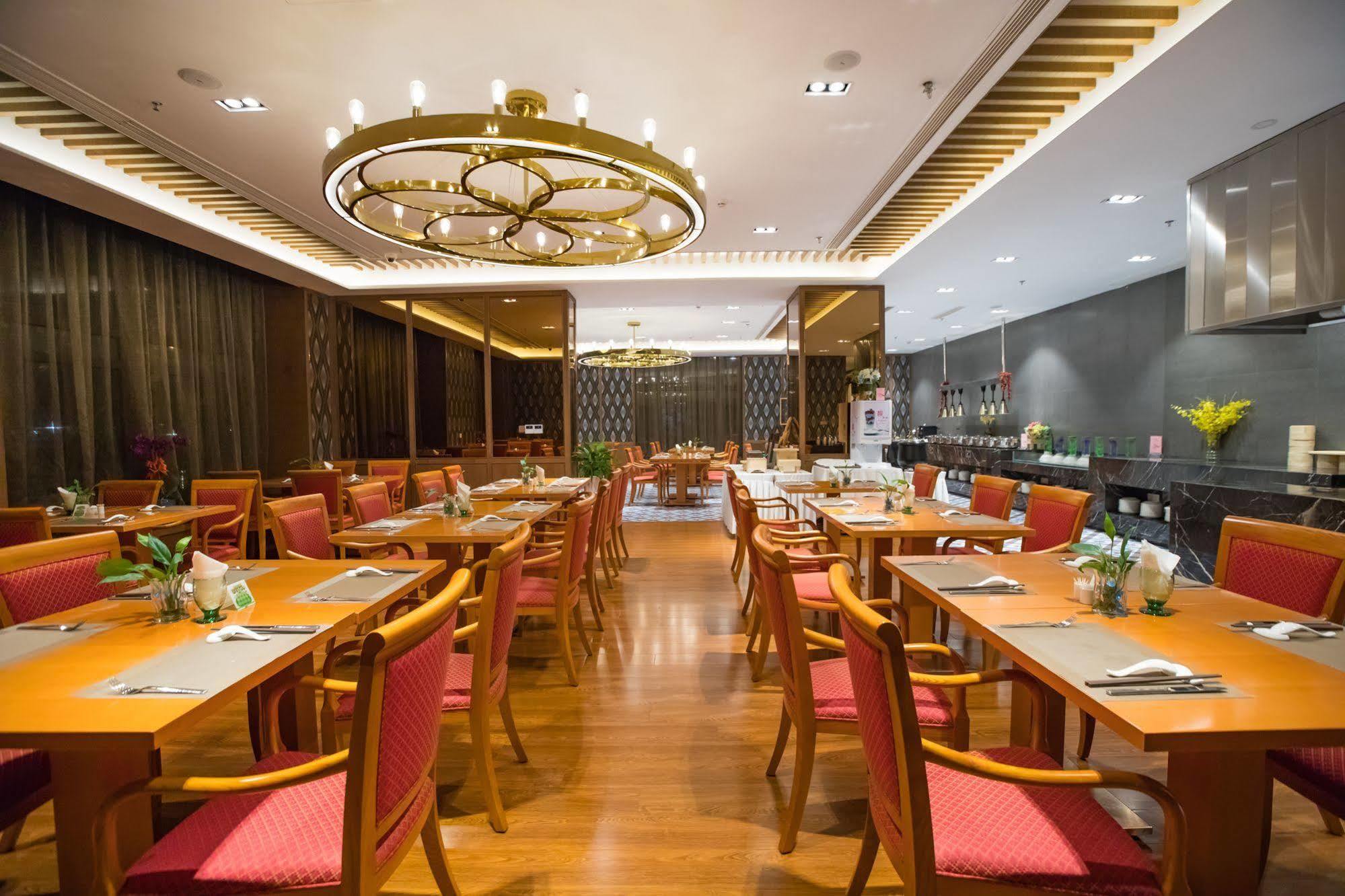 Ramada Shanghai Songjiang Екстериор снимка